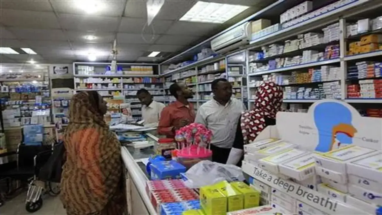 انهيار الجنيه السوداني يهدد حياة المرضى مع تصاعد أسعار الأدوية